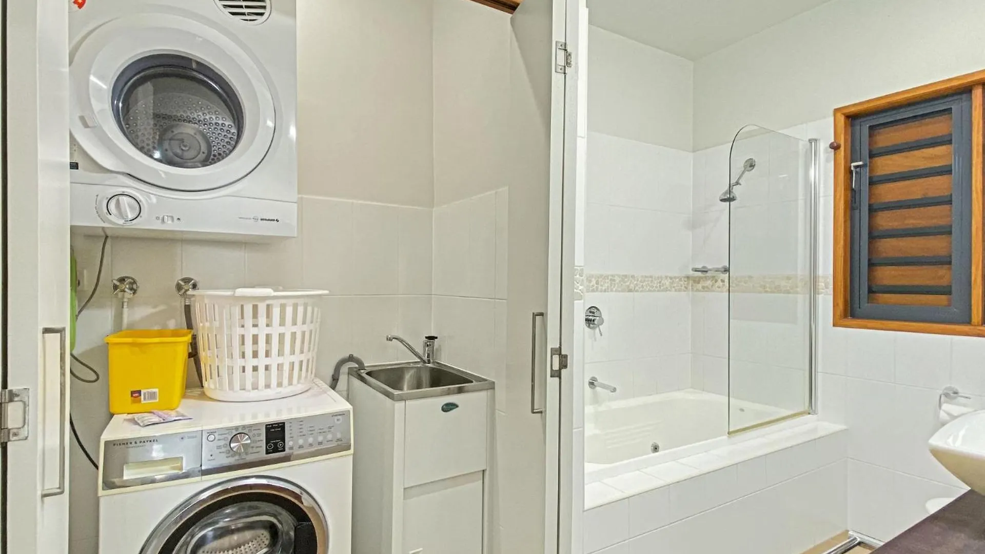 נלי ביי Pure Magnetic Villa 5